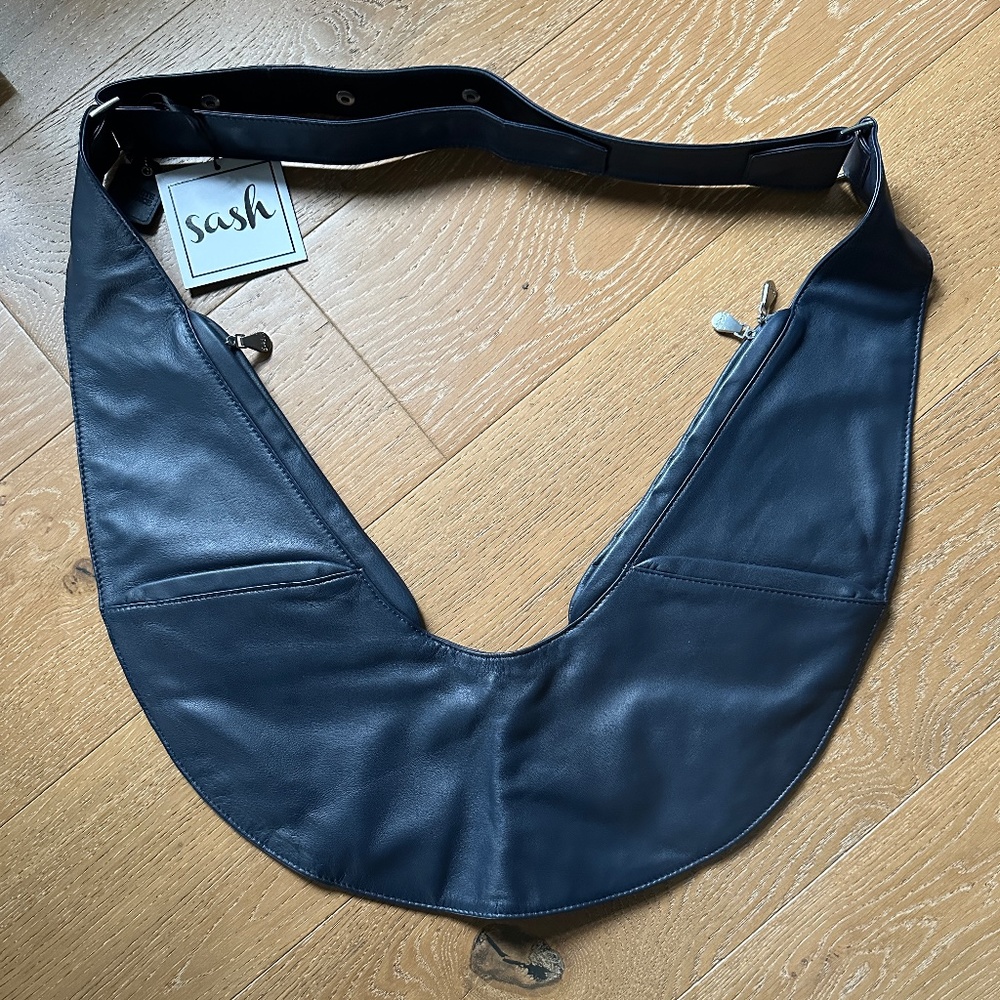 Sash Yosemite  Navy Blue Leather Bag New with Tags